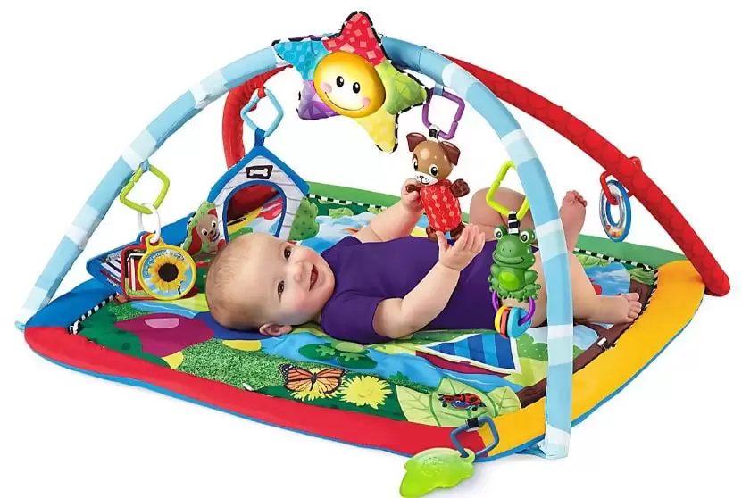 Jucarii recomandate pentru bebelusii cu varsta 0-12 luni - jocuri distractive si interactive 
